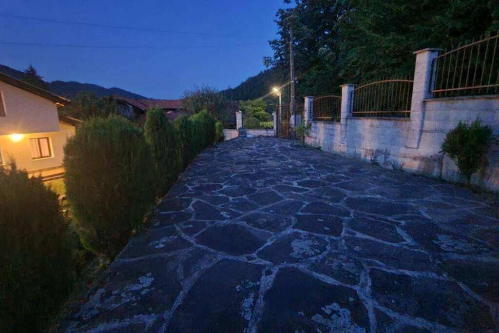 Двете Къщи В Планината Vila Beli Osŭm Exterior foto
